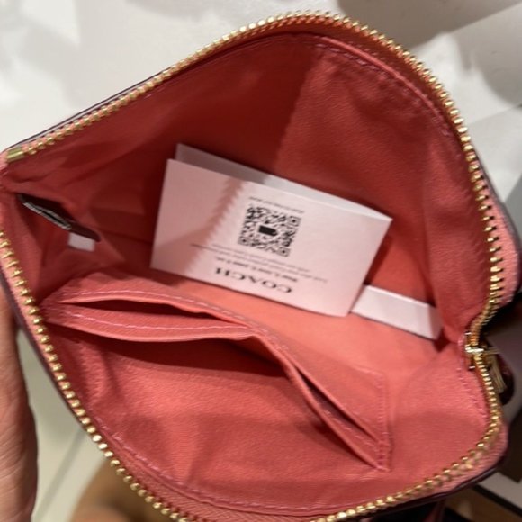 Coach Corner Zip Wristlet Gold / Taffy Leather - Picture 5 of 8